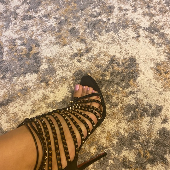 Like new, worn once to a wedding, very comfortable - Picture 12 of 13